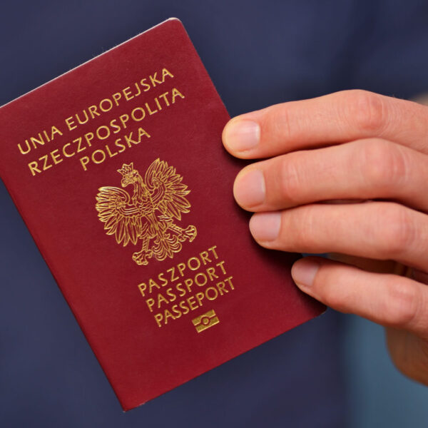 Натуралізація в Польщі: умови та особливості процедури
