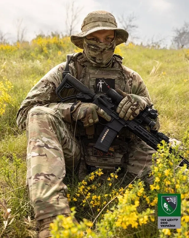 Відмінно складене тренувальне зображення, опубліковане українськими спецпризначенцями в неділю. Якщо вони втомилися від таємних операцій, деякі з них цілком могли б знайти роботу фотографа новин. Але, думаю, за менші гроші. (Фото: 144-й центр ССО України)