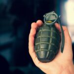 Чоловік з гранатою в сумці: столичні поліцейські затримали підозрілого пасажира…