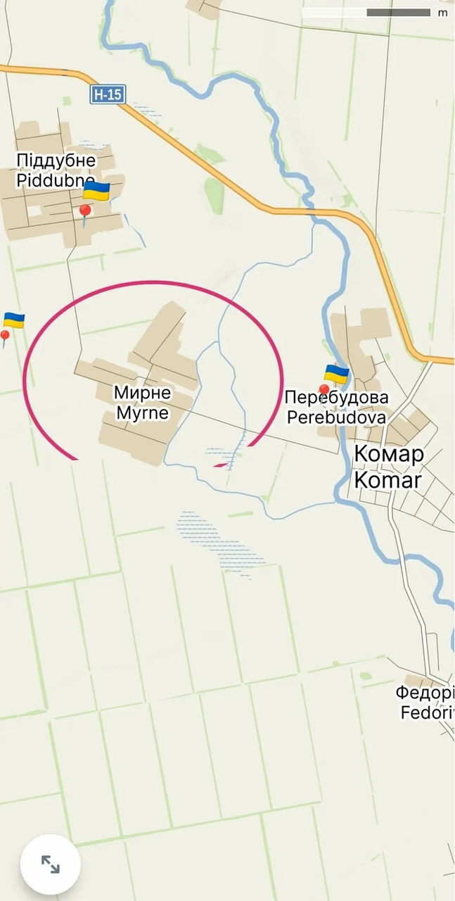 Ця карта, опублікована в середу OSINT-аналітиком Vjesti, добре ілюструє становище росіян навколо Комару: війська все ще в селі, але тим часом українці контролюють переправи через річку за ним. (Vjesti)