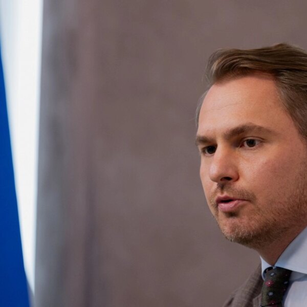 Генпрокурор України виїхав з країни на тлі антикорупційного протистояння