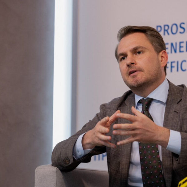 Генпрокурор Кравченко подає у відставку через розслідування щодо корупції