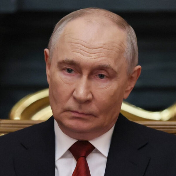 Російський експорт нафти та доходи від нього різко впали у серпні