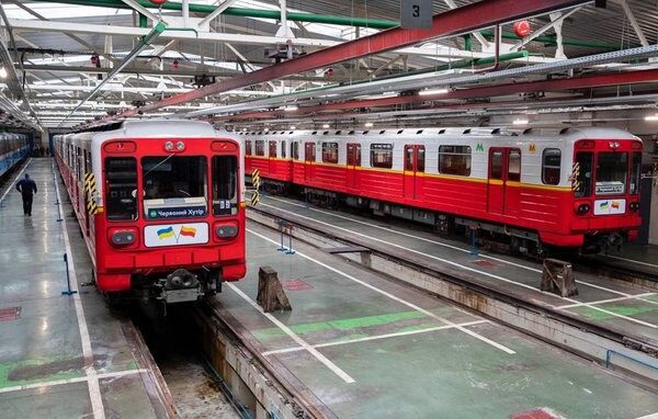 Експосадовець метрополітену: підозри у привласненні 137,5 млн грн на польських вагонах