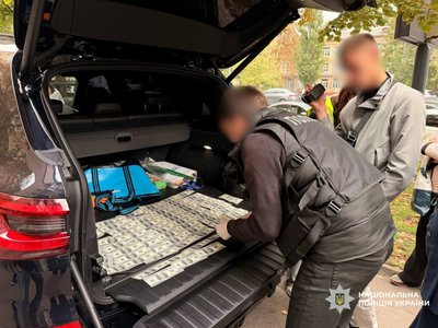 Прикривали нелегальну міграцію: у Києві викрито шахрайку з університету