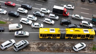 Атаки на мости Києва: чи допоможуть водні переправи та обмеження тарифів на&hellip;