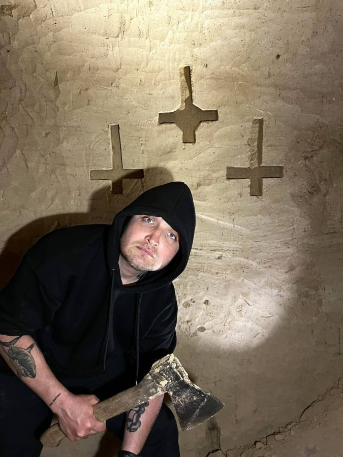 Вхід до однієї з монастирських печер